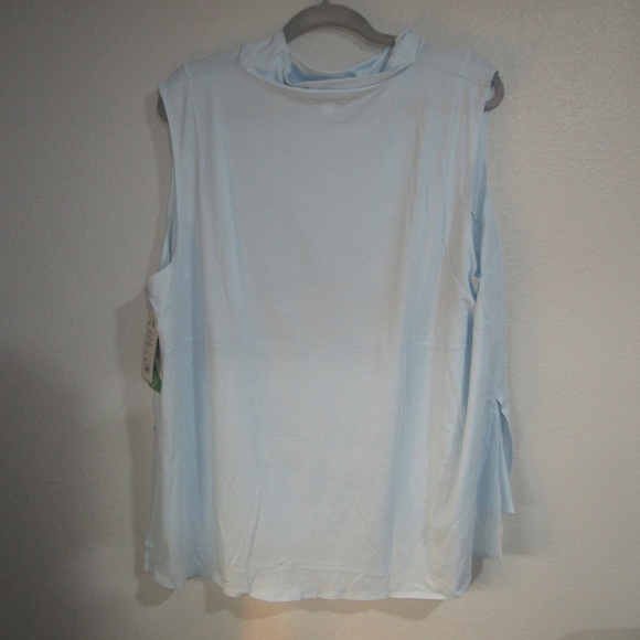 Plus Size FLX Mockneck Tank - Picture 5 of 7